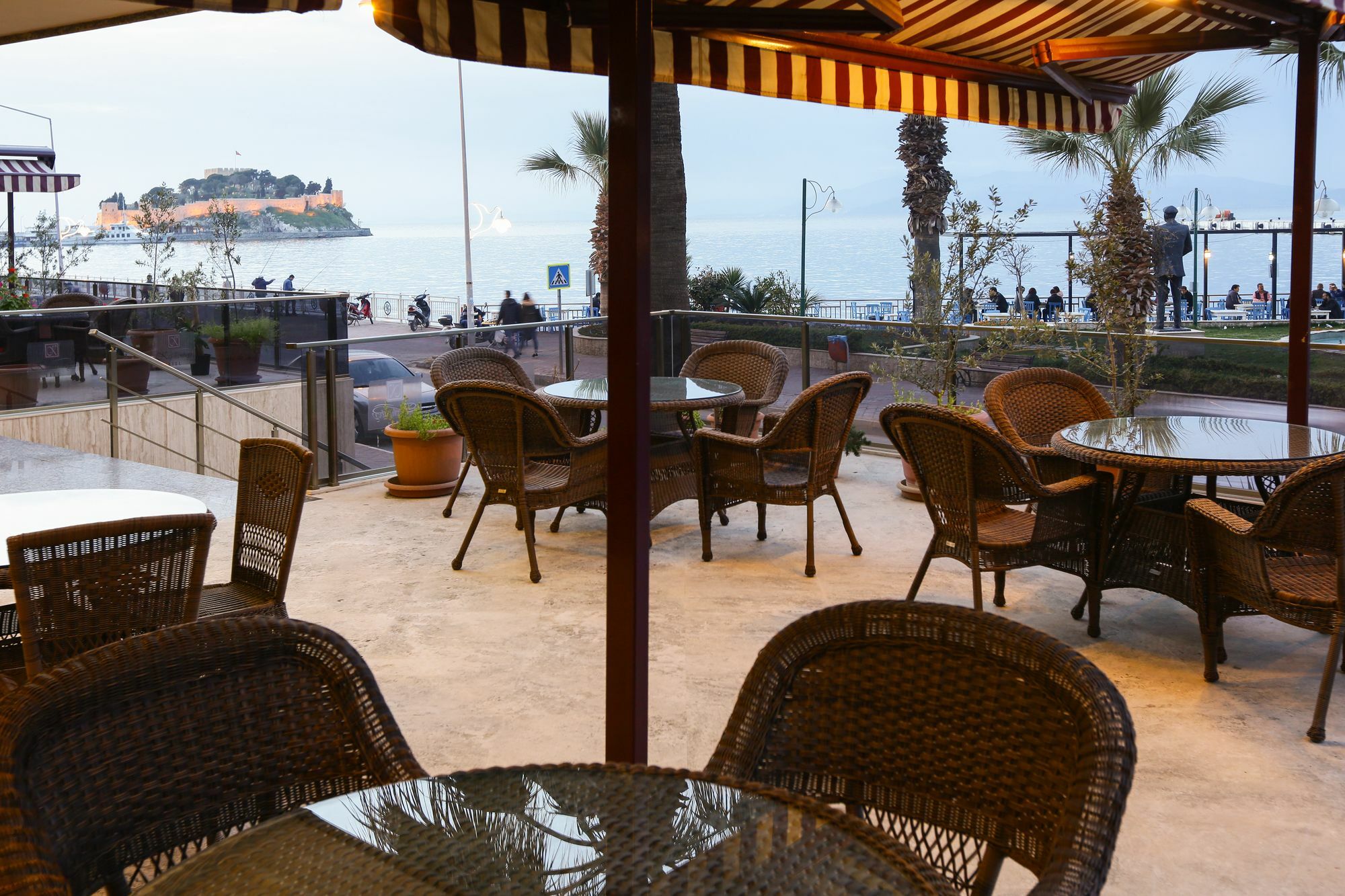 Kayhanbey Hotel Kusadası Extérieur photo